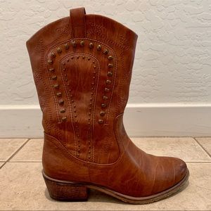 BareTraps Brown Leather Country Boots